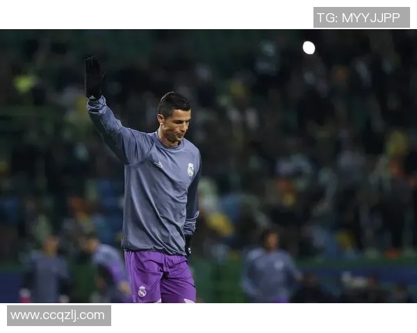 何兰足球巨星：从青涩新秀到世界顶尖球员的传奇之路